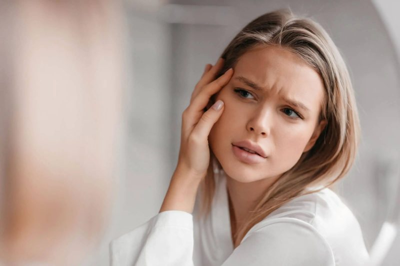 Real Reviews and Effective Solutions with 100% PURE
<em>Posted on May 18, 2024</em> <em>Written by: 100% PURE®</em>
If you’re like many people, you’ve likely struggled with these issues at some point and know how frustrating they can be. Acne breakouts can be persistent and confidence-shaking, while hyperpigmentation leaves stubborn dark spots that seem impossible to fade. And who hasn’t battled with dull, tired-looking skin that refuses to glow? The good news is that effective, natural solutions are out there. Join us as we explore how you can achieve healthier, brighter skin using nature’s best ingredients.
Understanding Acne
<a href="https://www.100percentpure.com/blogs/feed/what-s-causing-your-acne-breakout">Acne, a persistent skin issue</a>, arises from various factors, including hormonal changes, bacteria, and clogged pores. Hormonal fluctuations, particularly during puberty or menstrual cycles, can trigger increased oil production, leading to clogged pores and subsequent breakouts. Additionally, bacteria like Propionibacterium acnes (P. acnes) thrive in these clogged pores, exacerbating inflammation and acne formation.
Despite the challenges, there are inspiring success stories, such as Jessie D’s experience with 100% PURE products. Jessie, a 30-year-old woman who still battles acne, especially before her cycle, discovered the <a href="https://www.100percentpure.com/collections/acne-treatment/products/tea-tree-willow-clarifying-astringent">Tea Tree & Willow Clarifying Astringent</a> two months ago. Her review reflects her astonishment at its efficacy, noting a significant improvement in her acne-prone skin. Despite occasional breakouts, she finds that consistent use of the toner helps shrink cystic zits before they escalate, providing relief she hadn’t experienced before.
Another satisfied customer, Chelsea, raves about the <a href="https://www.100percentpure.com/collections/acne-treatment/products/acai-pulp-facial-scrub">Acai Pulp Facial Scrub</a>. She praises its dual action of effectively removing dead skin cells while remaining gentle enough for her sensitive skin. With reviews like Jessie’s and Chelsea’s, it’s evident that 100% PURE products offer natural solutions that can make a real difference in combating acne and achieving clearer, healthier skin.
Battling Hyperpigmentation
Hyperpigmentation, characterized by dark patches or spots on the skin, can stem from various causes, including sun exposure and inflammation. Prolonged exposure to the sun’s UV rays triggers an increase in melanin production, resulting in darkening of the skin. Over time, this can lead to the development of uneven pigmentation and <a href="https://www.100percentpure.com/blogs/feed/from-dark-spots-to-flawless">the formation of dark spots</a> or patches. Additionally, inflammation, whether from acne, eczema, or other skin conditions, can stimulate melanin production, contributing to hyperpigmentation.
Despite the challenges posed by hyperpigmentation, there are stories of triumph and transformation, such as Lauren’s journey with 100% PURE products.
In her review, Lauren praises the <a href="https://www.100percentpure.com/collections/skin-brightening/products/vitamin-c-serum">Vitamin C Serum</a> for its unique gel consistency and hydrating properties. She notes its non-greasy finish, making it a perfect addition to her skincare routine. With consistent use, Lauren experienced improved hydration and a more even skin tone, thanks to the serum’s potent blend of antioxidants.
Another satisfied customer, Christina, shares her experience with the 100% PURE <a href="https://www.100percentpure.com/collections/skin-brightening/products/dark-spot-remover">Dark Spot Remover</a>. Having spent her younger years soaking up the sun, Christina noticed the emergence of age spots as she grew older. Determined to diminish their appearance, she incorporated the Dark Spot Remover into her routine.
Christina’s review highlights the effectiveness of the product in reducing the visibility of her sun-induced dark spots. She appreciates its smooth application and the small amount required for optimal results. With just two weeks of use, Christina already notices a positive difference in her skin’s appearance, feeling more confident as her age spots become less noticeable.
Reviving Dull Skin
Dull skin can be attributed to various factors, including dead skin buildup and dehydration. When dead skin cells accumulate on the surface of the skin, they create a barrier that prevents light from reflecting evenly, resulting in a lackluster complexion.
Additionally, dehydration can strip the skin of its natural moisture, leaving it looking dull and lifeless. Fortunately, there are ways to <a href="https://www.100percentpure.com/blogs/feed/5-causes-of-dull-skin-and-how-to-brighten-for-good">revive dull skin</a> and restore its radiance, as exemplified by the success stories of 100% PURE customers.
One such customer, Jeanne S, found a solution to her dull skin with the <a href="https://www.100percentpure.com/products/apple-enzyme-exfoliating-cleanser?_pos=55&_sid=a271252ad&_ss=r">7% Fruit Acids Apple Enzyme Exfoliating Cleanser</a> from 100% PURE. In her review, Jeanne praises the cleanser for its ability to effectively remove makeup while leaving her skin feeling clean and refreshed. Unlike other cleansers that can be drying, this gentle yet powerful formula ensures her skin remains hydrated, even after removing makeup, contributing to a brighter complexion.
Another satisfied customer, Michelle, experienced a remarkable transformation in her skin’s radiance with the <a href="https://www.100percentpure.com/collections/dry-skin/products/restorative-sea-culture-extra-riche-creme">Restorative Sea Culture Extra Riche Créme</a>, 100% PURE’s daily moisturizer. Michelle’s review highlights the moisturizer’s hydrating properties, describing it as the best she’s ever tried. Notably, she appreciates its non-drying formula, allowing her to use it both morning and night without worrying about parched skin. The delightful scent further enhances her skincare experience, making it a beloved staple in her routine.
Holistic Approach to Skincare
Achieving radiant, healthy skin isn’t just about what you apply topically—it’s also about embracing a holistic approach to skincare that encompasses lifestyle choices. By combining effective topical treatments with healthy habits, you can nourish your skin from the inside out. Here are some tips to help you adopt a holistic skincare routine:
Nourish Your Skin from Within
Add nutrient-rich foods like fruits, vegetables, lean proteins, and healthy fats into your diet. Foods high in antioxidants, vitamins (especially A, C, and E), and omega-3 fatty acids can help promote skin health and combat inflammation. Keep drinking plenty of water throughout the day to keep your skin hydrated and flush out toxins. Herbal teas and coconut water are also excellent hydrating options.
Practice Good Skincare Habits
Use a mild, natural cleanser to remove dirt, oil, and makeup without stripping the skin of its natural oils. Incorporate gentle exfoliation into your routine to slough off dead skin cells and promote cell turnover, revealing smoother, brighter skin. Lastly, choose a moisturizer suited to your skin type to keep it hydrated and supple. Look for ingredients like hyaluronic acid and ceramides for added hydration.
Manage Stress
Practice mindfulness, meditation, yoga, or deep breathing exercises to reduce stress levels. Chronic stress can contribute to skin issues like acne and dullness, so finding healthy ways to manage stress is essential for skin health. Also, aim for 7-9 hours of quality sleep each night to allow your skin time to repair and regenerate.
Protect Your Skin
Be mindful of any changes in your skin, such as new breakouts, dryness, or irritation. Adjust your skincare routine accordingly and consult a dermatologist if needed.
By adopting a holistic approach to skincare that combines nourishing topical treatments with healthy lifestyle choices, you can promote optimal skin health and achieve a radiant, glowing complexion from the inside out
FAQ Section: Addressing Common Skin Concerns
What natural ingredients are best for treating acne?
Several natural ingredients are effective for treating acne:
Tea Tree Oil: Known for its antibacterial properties, it can help reduce inflammation and fight acne-causing bacteria.
Aloe Vera: Soothes the skin and has anti-inflammatory properties that can reduce redness and swelling.
Honey: Natural antibacterial and antiseptic properties make it effective for acne treatment.
Green Tea: Contains antioxidants and anti-inflammatory properties that can help reduce sebum production and treat acne.
Witch Hazel: Acts as an astringent to help dry out acne and tighten pores.
How long does it take to see results with natural products for hyperpigmentation?
Natural products for hyperpigmentation often take longer to show results compared to synthetic treatments. Generally, you can expect to see noticeable improvements within 8 to 12 weeks of consistent use. Ingredients like vitamin C, licorice root extract, and niacinamide are particularly effective in fading dark spots over time.
Can dull skin be revitalized without harsh chemicals?
Yes, dull skin can be revitalized using natural methods and ingredients:
Exfoliation: Regularly exfoliating with natural scrubs (e.g., sugar or oatmeal) helps remove dead skin cells.
Hydration: Ingredients like hyaluronic acid and aloe vera can deeply hydrate and plump the skin.
Antioxidants: Incorporate products with natural antioxidants like vitamin C, green tea, and pomegranate to brighten the skin and improve its overall appearance.
Facial Oils: Oils like rosehip and argan oil nourish and add a healthy glow to the skin.
Are 100% PURE products suitable for sensitive skin?
Yes, 100% PURE products are generally suitable for sensitive skin. They are formulated without synthetic chemicals, artificial fragrances, or harsh preservatives that can irritate sensitive skin. However, as with any skincare product, it’s advisable to perform a patch test first to ensure compatibility with your skin type.
What routine should I follow to maintain clear, bright skin?
To maintain clear, bright skin, follow a consistent skincare routine that includes cleansing with a gentle, natural cleanser twice daily to remove dirt and impurities, and applying a natural toner to balance the skin’s pH and tighten pores. Exfoliate 1-2 times a week to remove dead skin cells, and use a serum with ingredients like vitamin C or niacinamide to target specific concerns. Keep the skin hydrated with a natural moisturizer suited to your skin type, and apply a natural, broad-spectrum sunscreen daily to protect against UV damage.
Conclusion
100% PURE products can be a game-changer for your skincare routine. We offer a range of natural, toxin-free products designed to tackle common skin issues like acne, hyperpigmentation, and dullness. With ingredients like tea tree oil, vitamin C, and aloe vera, our products work gently yet effectively, making them suitable for even the most sensitive skin. Conquer Skin Concerns – Acne, Hyperpigmentation & Dullness
